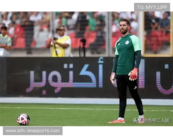 足球训练馆内崭露头角的球星名字及其成长轨迹揭秘